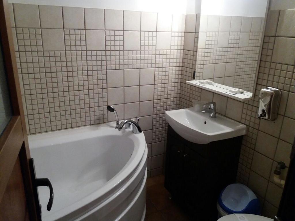 Hotel Pensiunea Total Din Ceahlău Habitación foto