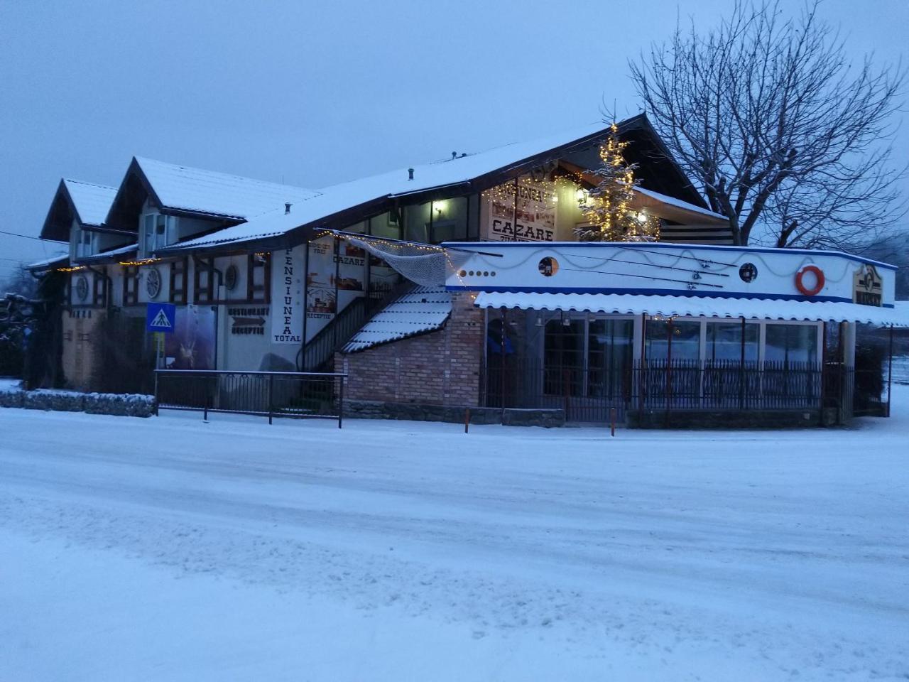 Hotel Pensiunea Total Din Ceahlău Exterior foto